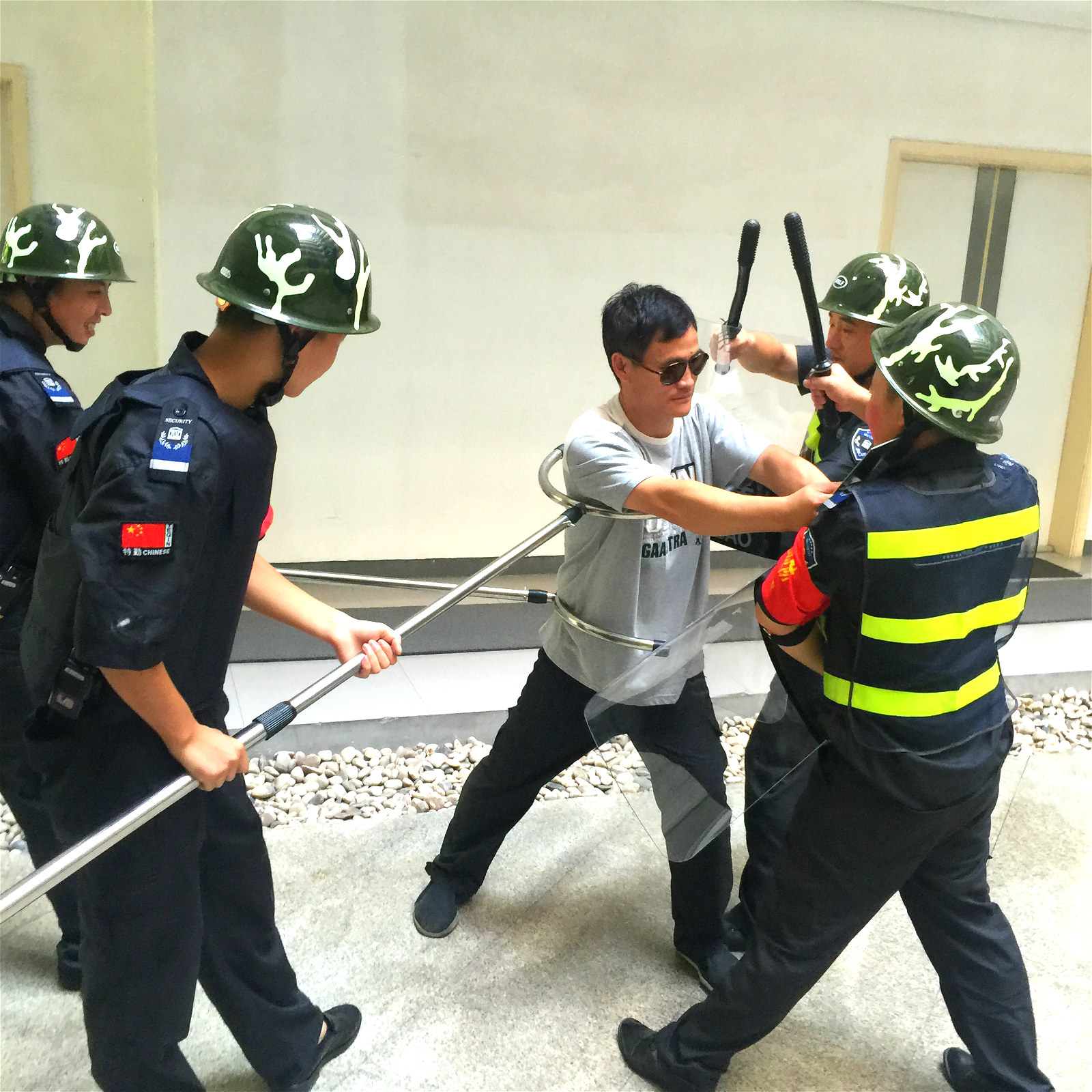 反恐防暴走進科技園，南都物業(yè)實戰(zhàn)“暴徒”